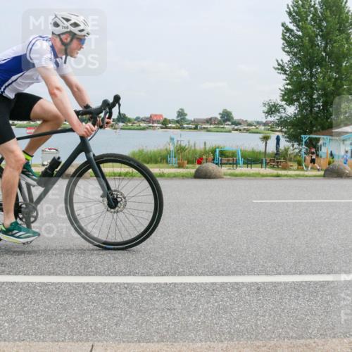 21.06.2025 - 27. Vierlanden-Triathlon H.Heesch http://msf.ph/oto/7999989 15.06.2025 12:32:37 Radfahren 766, 1004, 1006, 1007, 1008 meine-sportfotos.de