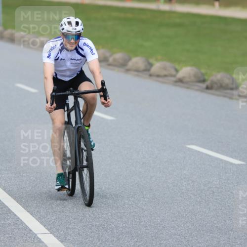 21.06.2025 - 27. Vierlanden-Triathlon H.Heesch http://msf.ph/oto/8000014 15.06.2025 12:32:35 Radfahren 766, 1004, 1006, 1007, 1008 meine-sportfotos.de