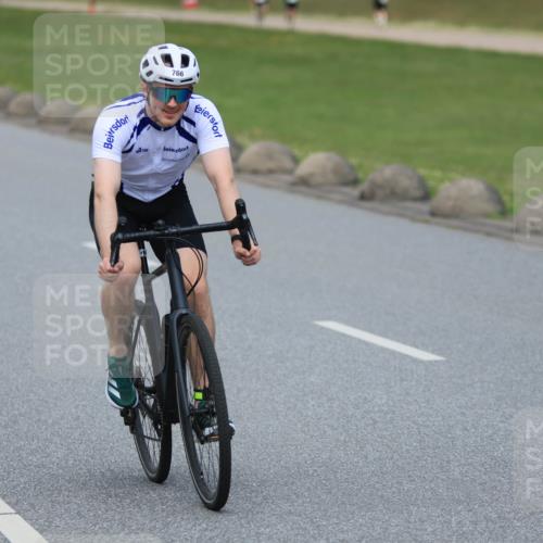 21.06.2025 - 27. Vierlanden-Triathlon H.Heesch http://msf.ph/oto/8000018 15.06.2025 12:32:35 Radfahren 766, 1004, 1006, 1007, 1008 meine-sportfotos.de