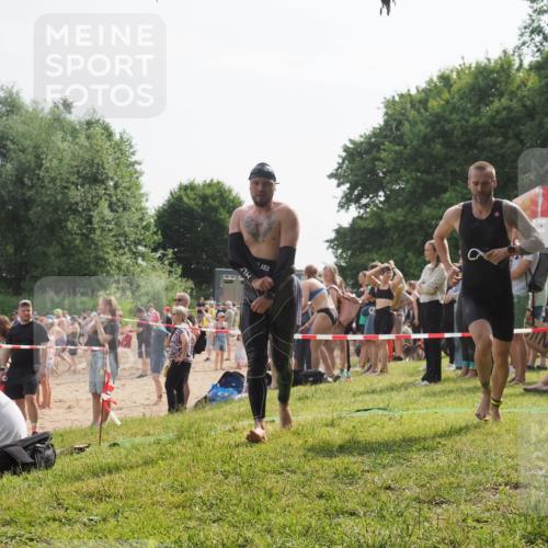 15.06.2025 - 27. Vierlanden-Triathlon KatJ http://msf.ph/oto/8000039 15.06.2025 09:56:55 Schwimmen 258, 275, 281, 301, 325 meine-sportfotos.de