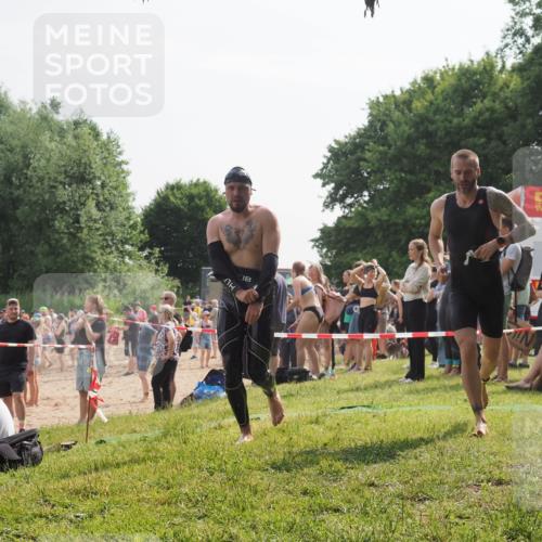15.06.2025 - 27. Vierlanden-Triathlon KatJ http://msf.ph/oto/8000061 15.06.2025 09:56:55 Schwimmen 258, 275, 281, 301, 325 meine-sportfotos.de