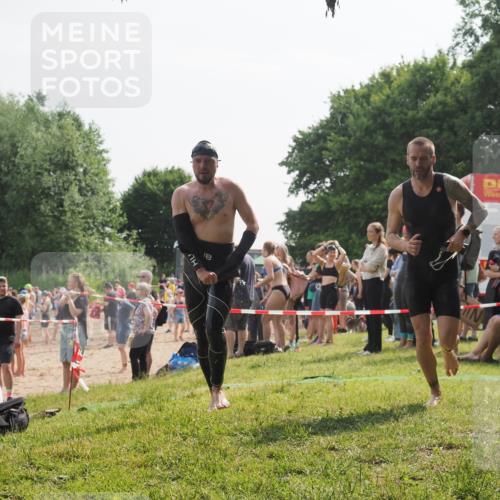 15.06.2025 - 27. Vierlanden-Triathlon KatJ http://msf.ph/oto/8000074 15.06.2025 09:56:55 Schwimmen 258, 275, 281, 301, 325 meine-sportfotos.de