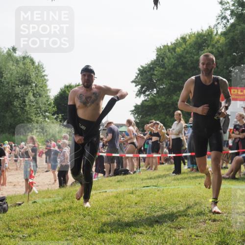 15.06.2025 - 27. Vierlanden-Triathlon KatJ http://msf.ph/oto/8000100 15.06.2025 09:56:56 Schwimmen 258, 275, 281, 301, 325 meine-sportfotos.de