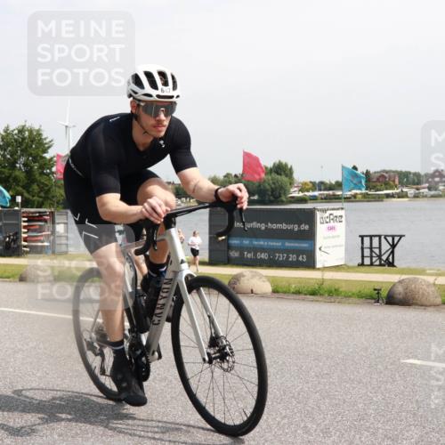 21.06.2025 - 27. Vierlanden-Triathlon H.Heesch http://msf.ph/oto/8000113 15.06.2025 11:40:33 Radfahren 206, 647, 694, 707, 710, 740, 760 meine-sportfotos.de