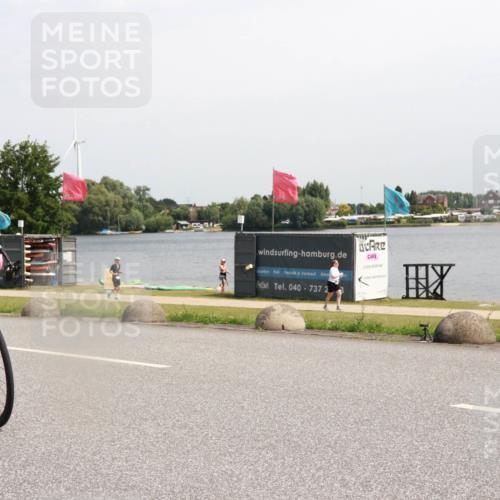 21.06.2025 - 27. Vierlanden-Triathlon H.Heesch http://msf.ph/oto/8000117 15.06.2025 11:40:36 Radfahren 206, 647, 678, 694, 707, 710, 740, 760 meine-sportfotos.de