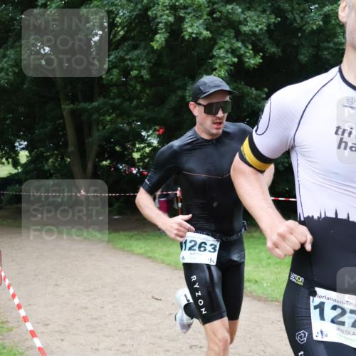 21.06.2025 - 27. Vierlanden-Triathlon Lena Gebhardt http://msf.ph/oto/8000211 15.06.2025 14:01:59 Laufen 11263, 127, 14 meine-sportfotos.de