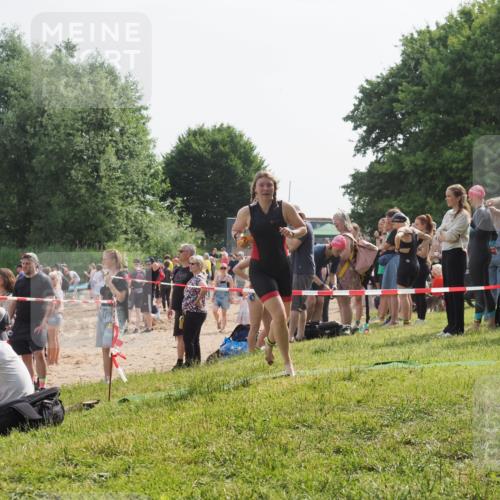 15.06.2025 - 27. Vierlanden-Triathlon KatJ http://msf.ph/oto/8000224 15.06.2025 09:57:07 Schwimmen 263, 325, 1399 meine-sportfotos.de