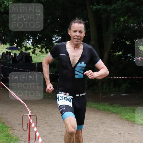 21.06.2025 - 27. Vierlanden-Triathlon Lena Gebhardt http://msf.ph/oto/8000255 15.06.2025 14:02:04 Laufen 202, 1306 meine-sportfotos.de