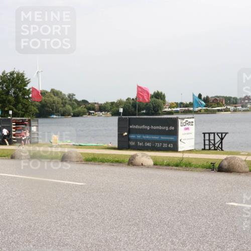 21.06.2025 - 27. Vierlanden-Triathlon H.Heesch http://msf.ph/oto/8000259 15.06.2025 11:40:56 Radfahren 162, 200, 722 meine-sportfotos.de
