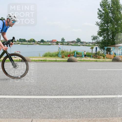 21.06.2025 - 27. Vierlanden-Triathlon H.Heesch http://msf.ph/oto/8000284 15.06.2025 12:33:50 Radfahren 729, 921 meine-sportfotos.de
