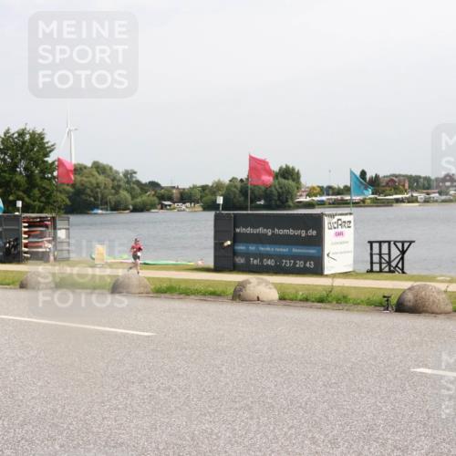 21.06.2025 - 27. Vierlanden-Triathlon H.Heesch http://msf.ph/oto/8000299 15.06.2025 11:40:59 Radfahren 200, 722 meine-sportfotos.de