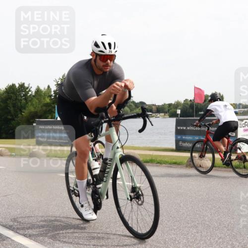 15.06.2025 - 27. Vierlanden-Triathlon H.Heesch http://msf.ph/oto/8000322 15.06.2025 10:27:47 Radfahren 75, 100, 529, 552 meine-sportfotos.de