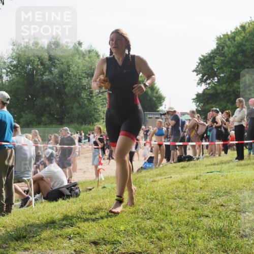 15.06.2025 - 27. Vierlanden-Triathlon KatJ http://msf.ph/oto/8000336 15.06.2025 09:57:09 Schwimmen 263, 325, 1399 meine-sportfotos.de