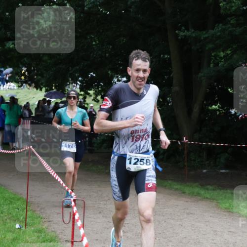 21.06.2025 - 27. Vierlanden-Triathlon Lena Gebhardt http://msf.ph/oto/8000337 15.06.2025 14:02:17 Laufen 225, 1176, 1816, 2025, 1258 meine-sportfotos.de
