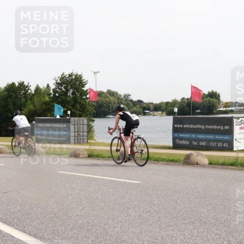 15.06.2025 - 27. Vierlanden-Triathlon H.Heesch http://msf.ph/oto/8000387 15.06.2025 10:27:48 Radfahren 75, 100, 505, 529, 552 meine-sportfotos.de