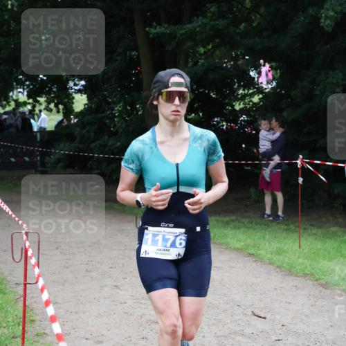 21.06.2025 - 27. Vierlanden-Triathlon Lena Gebhardt http://msf.ph/oto/8000392 15.06.2025 14:02:19 Laufen 1176, 14 meine-sportfotos.de