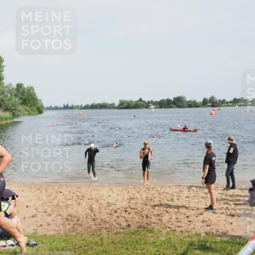 21.06.2025 - 27. Vierlanden-Triathlon MichiJ http://msf.ph/oto/8000393 15.06.2026 10:03:54 Schwimmen 415, 427, 436, 1398 meine-sportfotos.de