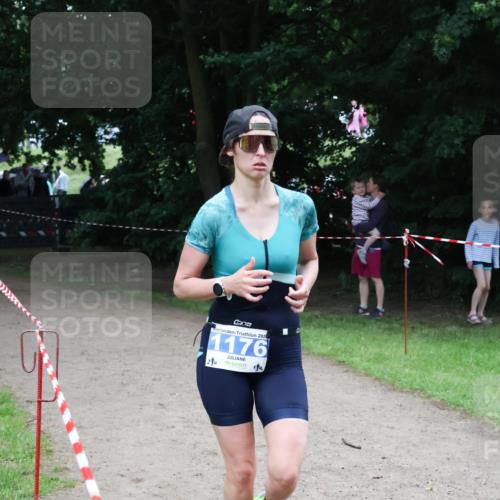 21.06.2025 - 27. Vierlanden-Triathlon Lena Gebhardt http://msf.ph/oto/8000400 15.06.2025 14:02:19 Laufen 202, 1176 meine-sportfotos.de