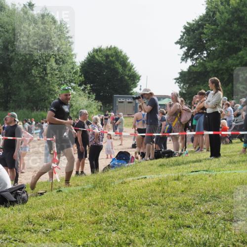 15.06.2025 - 27. Vierlanden-Triathlon KatJ http://msf.ph/oto/8000404 15.06.2025 09:57:12 Schwimmen 263, 296, 1399 meine-sportfotos.de