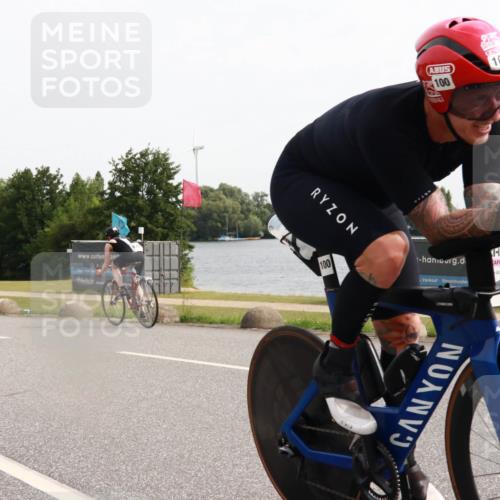 15.06.2025 - 27. Vierlanden-Triathlon H.Heesch http://msf.ph/oto/8000423 15.06.2025 10:27:48 Radfahren 75, 100, 505, 529, 552 meine-sportfotos.de
