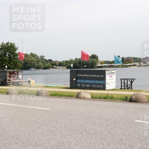 21.06.2025 - 27. Vierlanden-Triathlon H.Heesch http://msf.ph/oto/8000437 15.06.2025 11:41:05 Radfahren 649, 883 meine-sportfotos.de