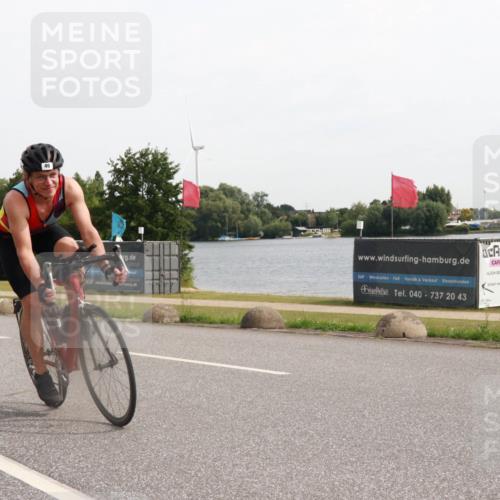 15.06.2025 - 27. Vierlanden-Triathlon H.Heesch http://msf.ph/oto/8000549 15.06.2025 10:27:51 Radfahren 49, 75, 100, 505, 529, 552 meine-sportfotos.de