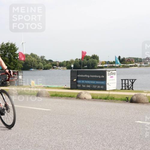 21.06.2025 - 27. Vierlanden-Triathlon H.Heesch http://msf.ph/oto/8000582 15.06.2025 11:41:19 Radfahren 696, 706, 778 meine-sportfotos.de