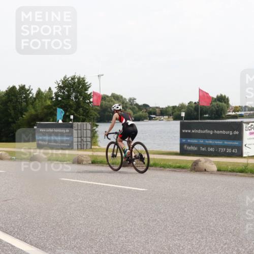 15.06.2025 - 27. Vierlanden-Triathlon H.Heesch http://msf.ph/oto/8000585 15.06.2025 10:27:53 Radfahren 49, 100, 505, 529, 533, 552 meine-sportfotos.de