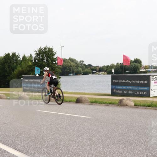 15.06.2025 - 27. Vierlanden-Triathlon H.Heesch http://msf.ph/oto/8000592 15.06.2025 10:27:53 Radfahren 49, 100, 505, 529, 533, 552 meine-sportfotos.de