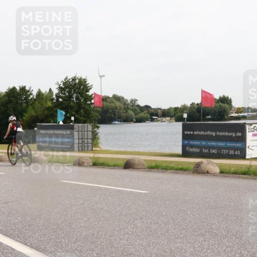 15.06.2025 - 27. Vierlanden-Triathlon H.Heesch http://msf.ph/oto/8000610 15.06.2025 10:27:54 Radfahren 49, 100, 505, 529, 533, 552 meine-sportfotos.de