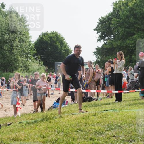 15.06.2025 - 27. Vierlanden-Triathlon KatJ http://msf.ph/oto/8000682 15.06.2025 09:57:19 Schwimmen 263, 293, 296, 343 meine-sportfotos.de