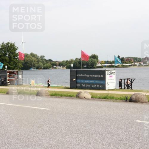 21.06.2025 - 27. Vierlanden-Triathlon H.Heesch http://msf.ph/oto/8000820 15.06.2025 11:43:01 Radfahren 642 meine-sportfotos.de