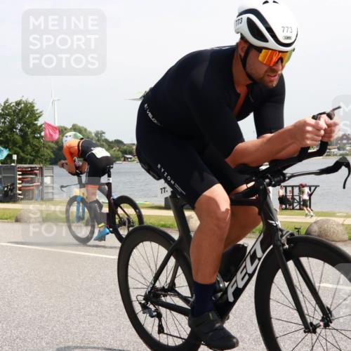 21.06.2025 - 27. Vierlanden-Triathlon H.Heesch http://msf.ph/oto/8000843 15.06.2025 11:43:08 Radfahren 688, 817, 854 meine-sportfotos.de
