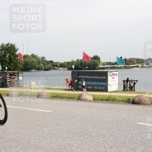 21.06.2025 - 27. Vierlanden-Triathlon H.Heesch http://msf.ph/oto/8000857 15.06.2025 11:43:10 Radfahren 688, 817, 853, 854 meine-sportfotos.de