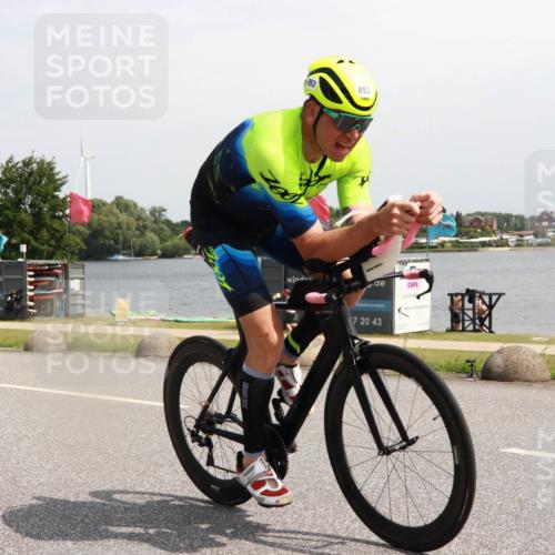 21.06.2025 - 27. Vierlanden-Triathlon H.Heesch http://msf.ph/oto/8000864 15.06.2025 11:43:10 Radfahren 688, 817, 853, 854 meine-sportfotos.de