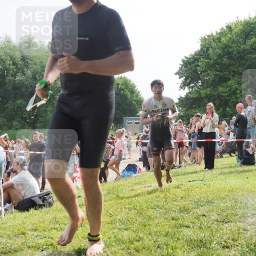 15.06.2025 - 27. Vierlanden-Triathlon KatJ http://msf.ph/oto/8000879 15.06.2025 09:57:22 Schwimmen 263, 293, 296, 343 meine-sportfotos.de
