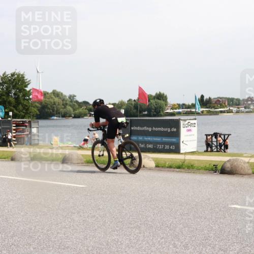 21.06.2025 - 27. Vierlanden-Triathlon H.Heesch http://msf.ph/oto/8000885 15.06.2025 11:43:16 Radfahren 681, 853, 854 meine-sportfotos.de