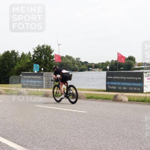 15.06.2025 - 27. Vierlanden-Triathlon H.Heesch http://msf.ph/oto/8000918 15.06.2025 10:28:01 Radfahren 73, 217, 485, 533 meine-sportfotos.de