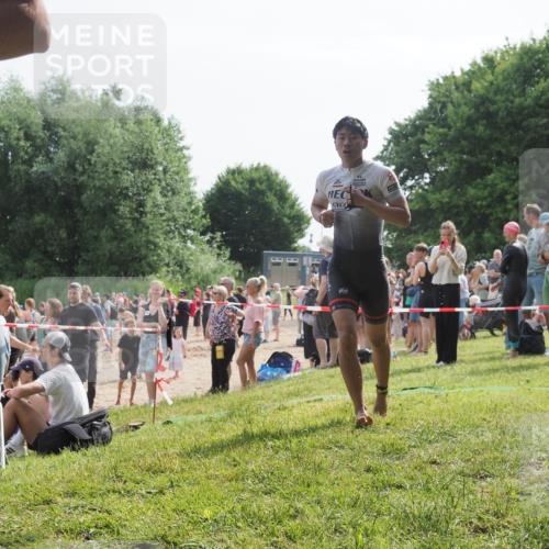 15.06.2025 - 27. Vierlanden-Triathlon KatJ http://msf.ph/oto/8000928 15.06.2025 09:57:23 Schwimmen 263, 293, 296, 343 meine-sportfotos.de