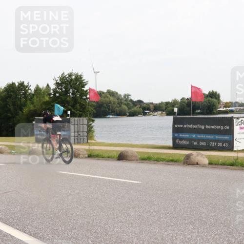 15.06.2025 - 27. Vierlanden-Triathlon H.Heesch http://msf.ph/oto/8000936 15.06.2025 10:28:01 Radfahren 73, 217, 485, 533 meine-sportfotos.de
