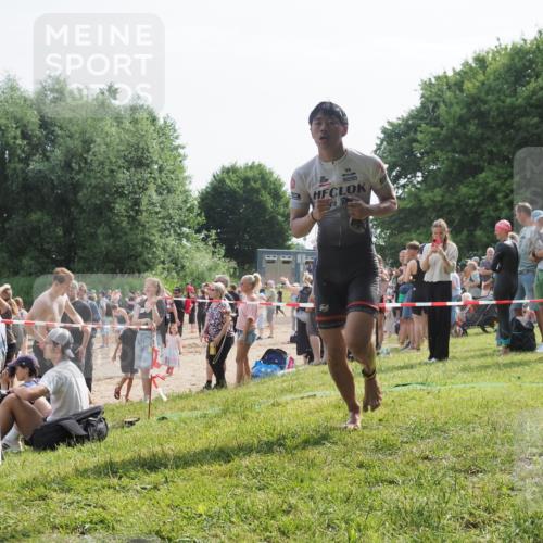 15.06.2025 - 27. Vierlanden-Triathlon KatJ http://msf.ph/oto/8000957 15.06.2025 09:57:23 Schwimmen 263, 293, 296, 343 meine-sportfotos.de