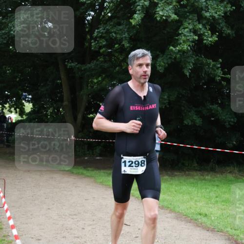 21.06.2025 - 27. Vierlanden-Triathlon Lena Gebhardt http://msf.ph/oto/8001036 15.06.2025 14:04:02 Laufen 202, 1298 meine-sportfotos.de
