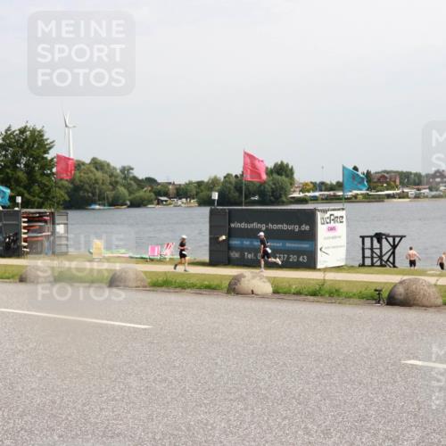 21.06.2025 - 27. Vierlanden-Triathlon H.Heesch http://msf.ph/oto/8001087 15.06.2025 11:43:39 Radfahren 686, 714, 731, 738, 844, 855 meine-sportfotos.de