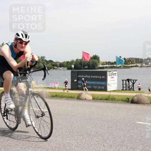 21.06.2025 - 27. Vierlanden-Triathlon H.Heesch http://msf.ph/oto/8001099 15.06.2025 11:43:39 Radfahren 686, 714, 731, 738, 844, 855 meine-sportfotos.de