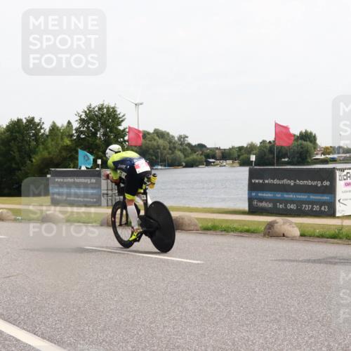 15.06.2025 - 27. Vierlanden-Triathlon H.Heesch http://msf.ph/oto/8001104 15.06.2025 10:28:05 Radfahren 73, 94, 217, 485 meine-sportfotos.de