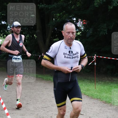 21.06.2025 - 27. Vierlanden-Triathlon Lena Gebhardt http://msf.ph/oto/8001161 15.06.2025 14:04:42 Laufen  meine-sportfotos.de
