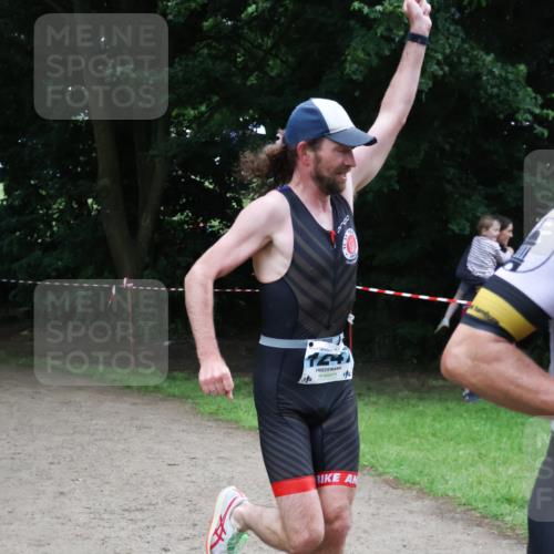21.06.2025 - 27. Vierlanden-Triathlon Lena Gebhardt http://msf.ph/oto/8001205 15.06.2025 14:04:43 Laufen 144 meine-sportfotos.de