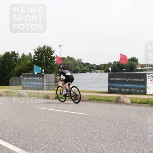 15.06.2025 - 27. Vierlanden-Triathlon H.Heesch http://msf.ph/oto/8001239 15.06.2025 10:28:08 Radfahren 94, 149, 217, 550 meine-sportfotos.de
