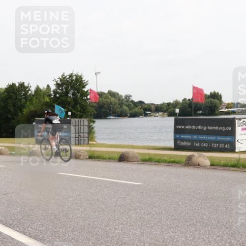 15.06.2025 - 27. Vierlanden-Triathlon H.Heesch http://msf.ph/oto/8001249 15.06.2025 10:28:08 Radfahren 94, 149, 217, 550 meine-sportfotos.de