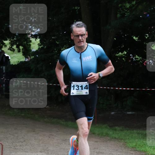 21.06.2025 - 27. Vierlanden-Triathlon Lena Gebhardt http://msf.ph/oto/8001251 15.06.2025 14:05:11 Laufen 2025, 1314 meine-sportfotos.de